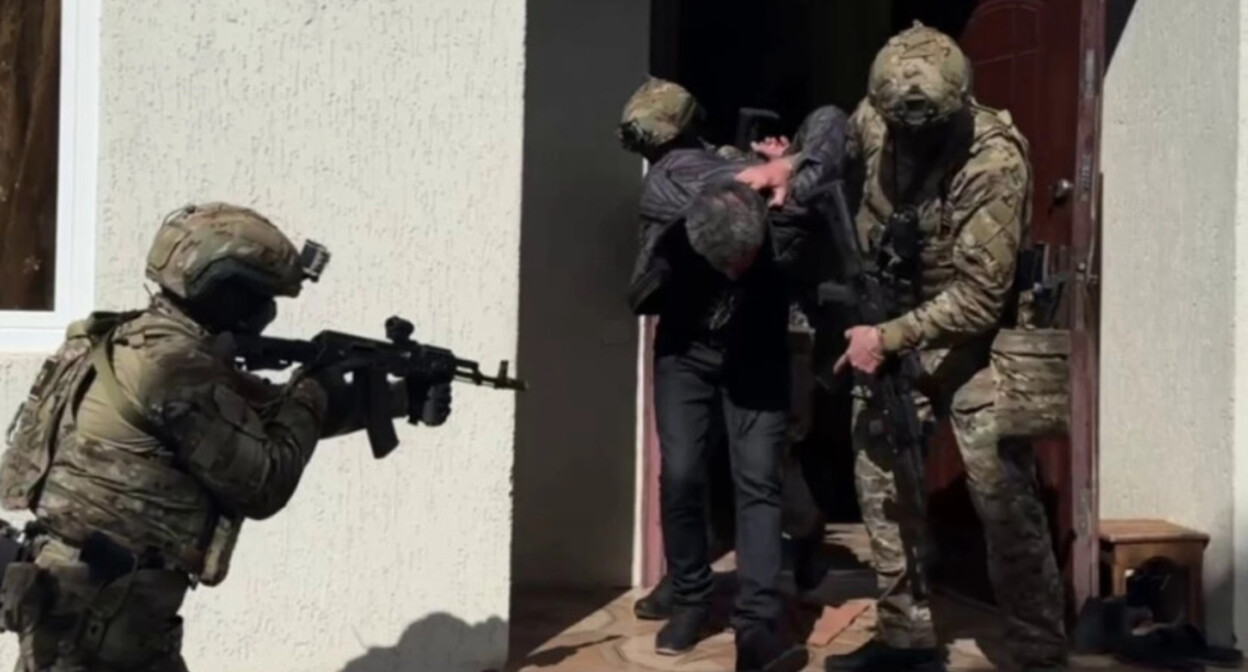 В Абхазия по подозрению в шпионаже задержан гражданин Грузии Эмзар Багишвили. Фото: https://newshub.ge/ru/news/incidents/v-okkupirovannoi-abxazii-zaderzan-grazdanin-gruzii-po-podozreniyu-v-spionaze