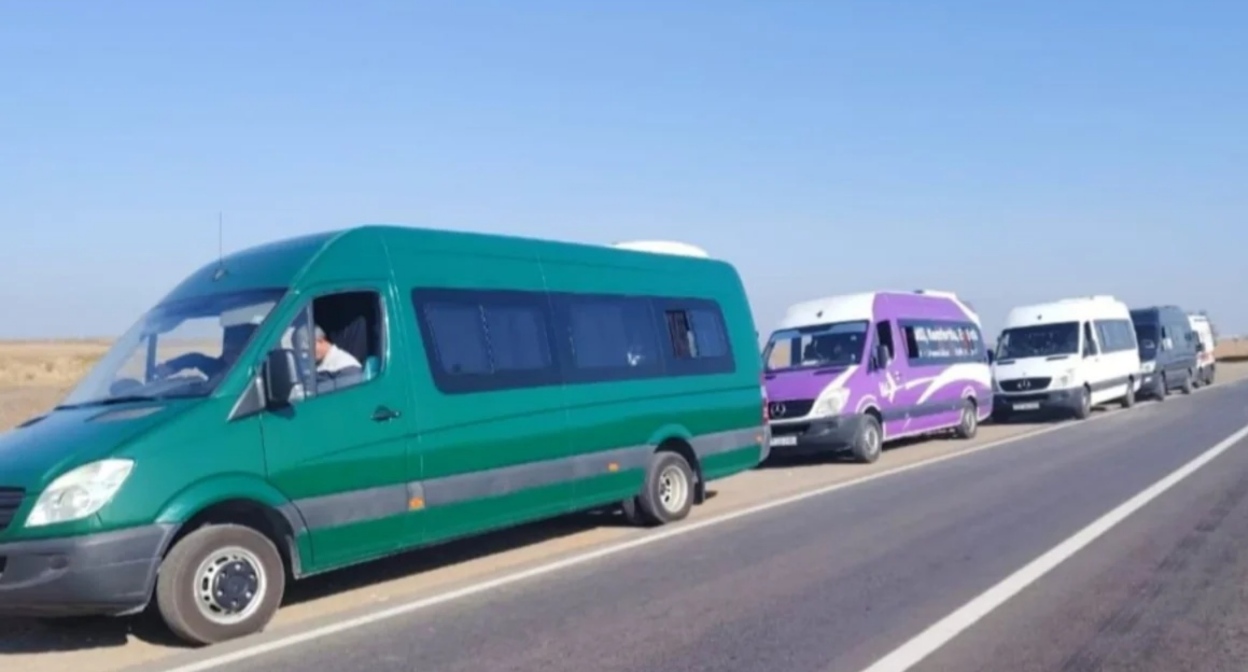 Автобусы с переселенцами. Фото: Oxu.az https://oxu.az/ru/obshestvo/v-selo-hanoba-hodzhavendskogo-rajona-vozvrashaetsya-pervaya-gruppa-pereselencev Автобусы с переселенцами. Фото: Oxu.az https://oxu.az/ru/obshestvo/v-selo-hanoba-hodzhavendskogo-rajona-vozvrashaetsya-pervaya-gruppa-pereselencev