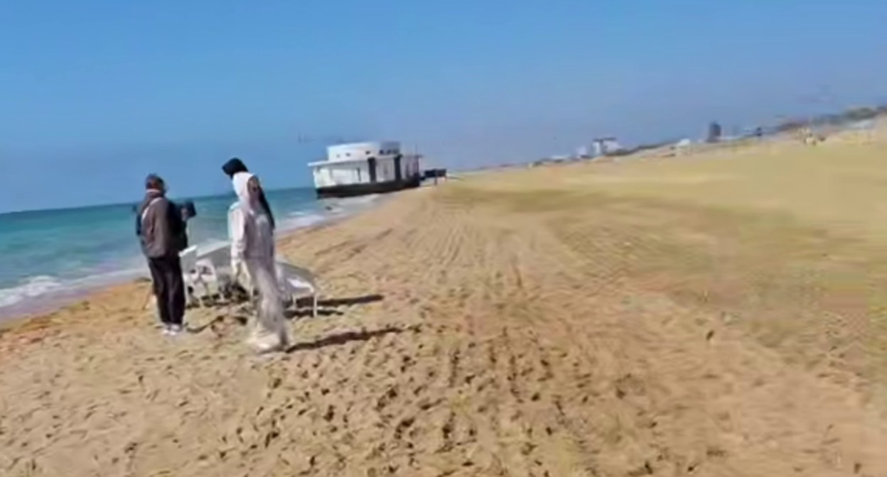 Пляж Мираклеон. Стоп-кадр видео из Telegram-канала Юря Озаровского от 27.03.26, https://t.me/MoreOz/119606 Пляж Мираклеон. Стоп-кадр видео из Telegram-канала Юря Озаровского от 27.03.26, https://t.me/MoreOz/119606