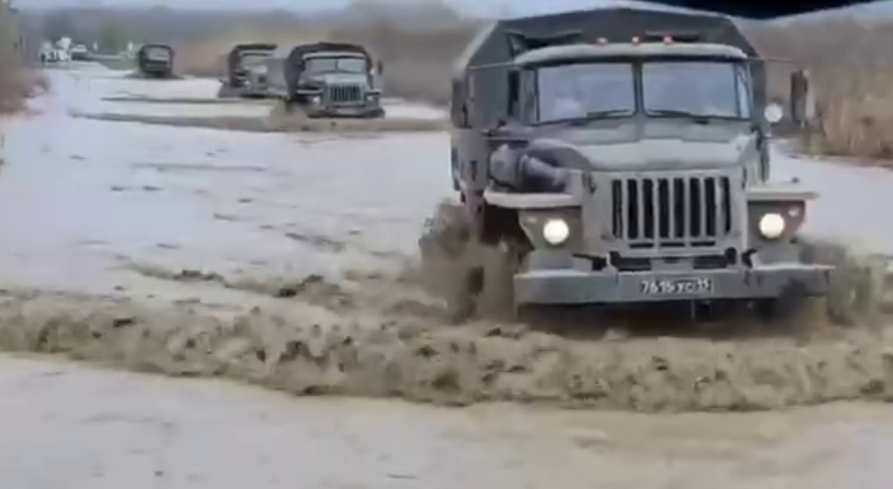 Эвакуация из села Брагуны. Стоп-кадр видео ЧГТРК "Грозный" от 29.03.26, https://t.me/groznytv/32166.