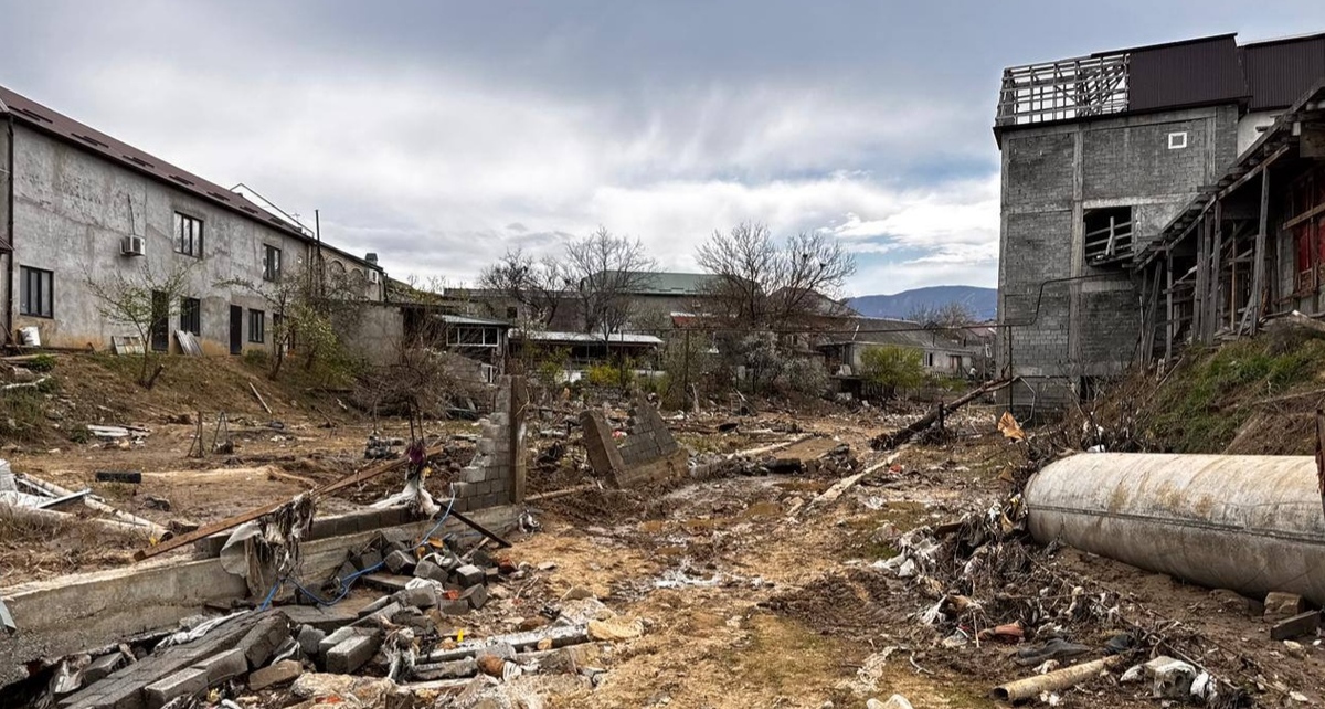 Последствия наводнения в Махачкале. Фото администрации города https://t.me/makhachkalaofficial/21800 Последствия наводнения в Махачкале. Фото администрации города https://t.me/makhachkalaofficial/21800