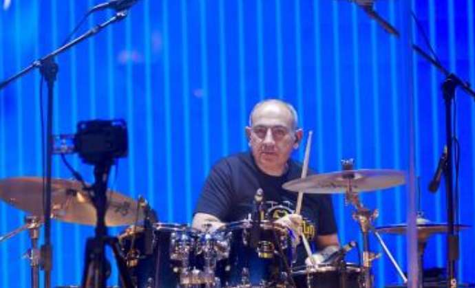 Пашинян на концерте в Гюмри. Скриншот фото News.Am от 20.04.26, https://news.am/rus/news/944772.html.