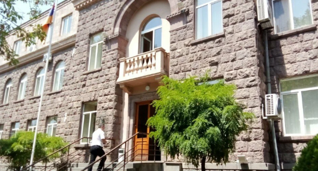 Центризбирком Армении. Скриншот фото https://politik.am/am/kyh-n-patrastvum-e-hertakan-yntrutyunnerin-vahagn-hovakimyan?utm_medium=organic&utm_source=yandexsmartcamera
