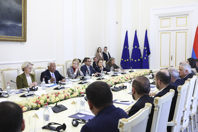 Руководство ЕС на встрече с руководством Армении.  5 мая 2026 года. Фото: https://newsroom.consilium.europa.eu/events/20260505-eu-armenia-summit-may-2026