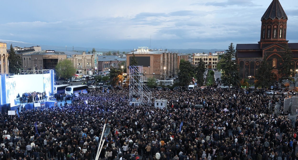 Предвыборный митинг Никола Пашиняна в Гюмри, 25 мая 2026 года. Фото корреспондента "Кавказского узла".