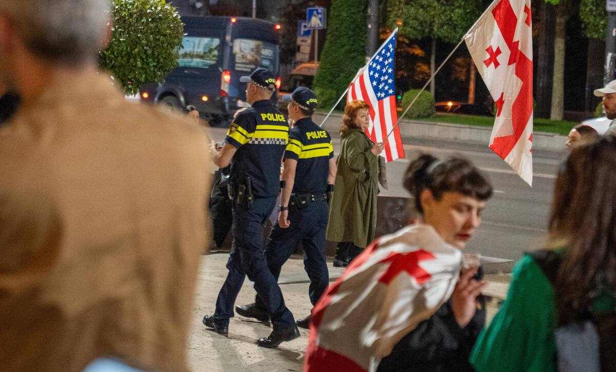 Протестующие на проспекте Руставели. Фото: Nino Kikvadze / Publika Протестующие на проспекте Руставели. Фото: Nino Kikvadze / Publika