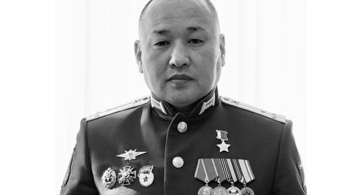Кадр Старший лейтенант Наран Очир-Горяев из Калмыкии убит в боевых действиях. Фото: Бату Хасиков / Telegram-канал Кадр Старший лейтенант Наран Очир-Горяев из Калмыкии убит в боевых действиях. Фото: Бату Хасиков / Telegram-канал