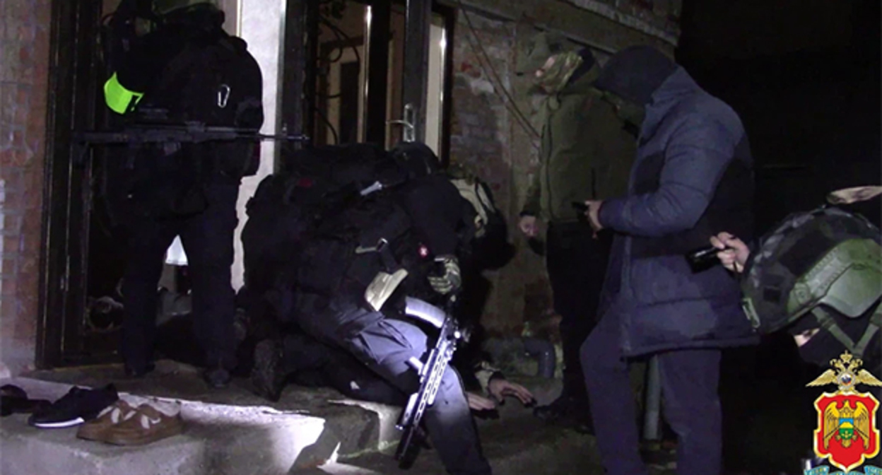 Задержание жителей Кабардино-Балкарии за экстремизм. 10 июня 2026 г. Фото: Пресс-служба МВД по Кабардино-Балкарской Республике
Задержание жителей Кабардино-Балкарии за экстремизм. 10 июня 2026 г. Фото: Пресс-служба МВД по Кабардино-Балкарской Республике