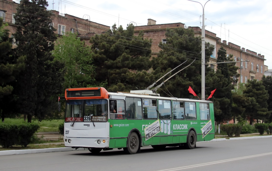 Троллейбус Махачкала-Каспийск. Скриншот фото Basketdron  с сайта https://transphoto.org/photo/1222243/?&lang=ru
