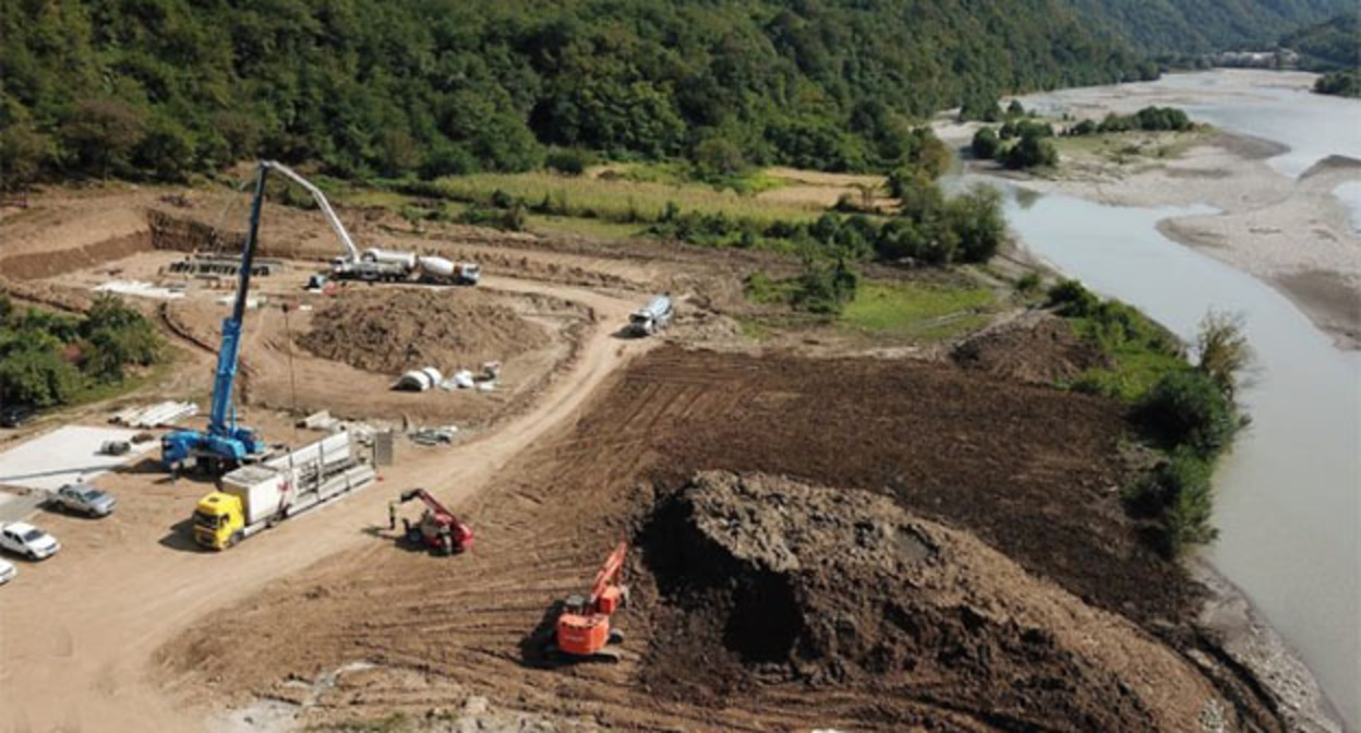 Намахвани ГЭС. Фото: Новости Грузия https://www.newsgeorgia.ge/chto-predlagaet-es-po-proektu-namahvan/