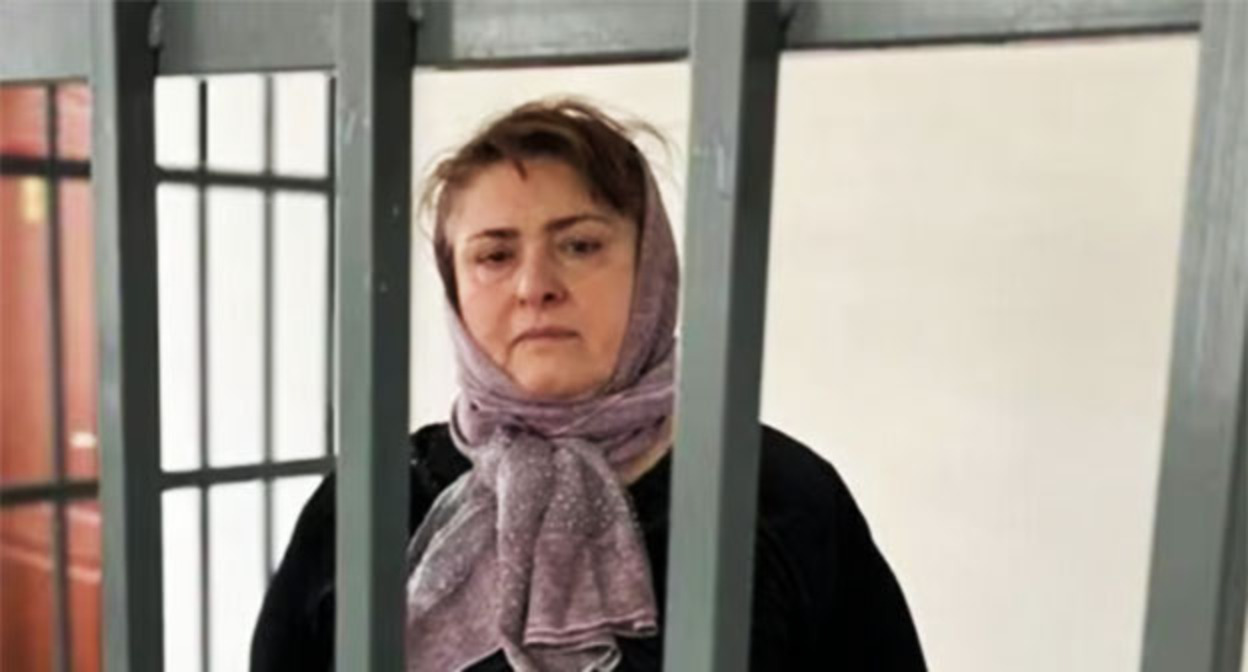 Зарема Мусаева в суде. Скриншот фото в телеграм-канале "Бакар Янгулбаев" Зарема Мусаева в суде. Скриншот фото в телеграм-канале "Бакар Янгулбаев"