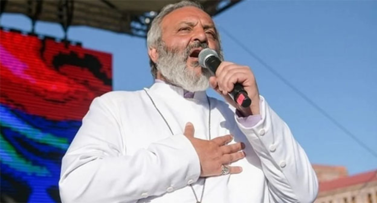 Баграт Галстанян. Фото: Report https://report.az/ru/v-regione/arhiepiskop-bagrat-galstanyan-otpravilsya-v-iran-s-chastnym-vizitom