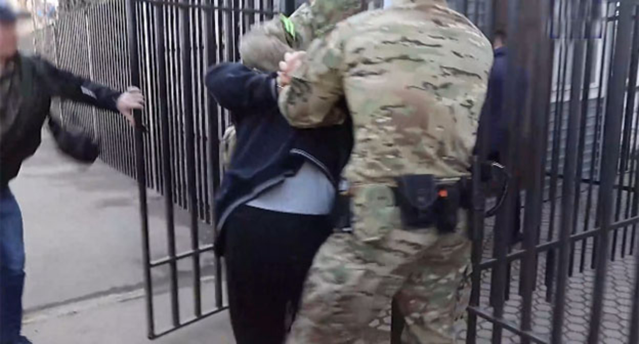 Задержание. Скриншот видео ФСБ России Задержание. Скриншот видео ФСБ России