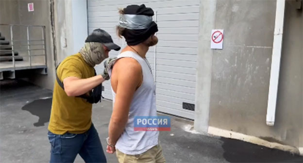 Арест активиста из Туапсе. 1 октября 2026 г. Скриншот видео https://t.me/my_tuapse/39466