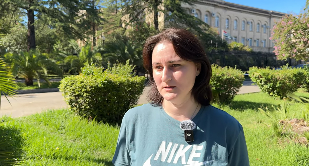 Низфа Аршба (включена Минюстом РФ в реестр иноагентов). Кадр из видео https://www.youtube.com/watch?v=HYY0tEWeZzg Низфа Аршба (включена Минюстом РФ в реестр иноагентов). Кадр из видео https://www.youtube.com/watch?v=HYY0tEWeZzg