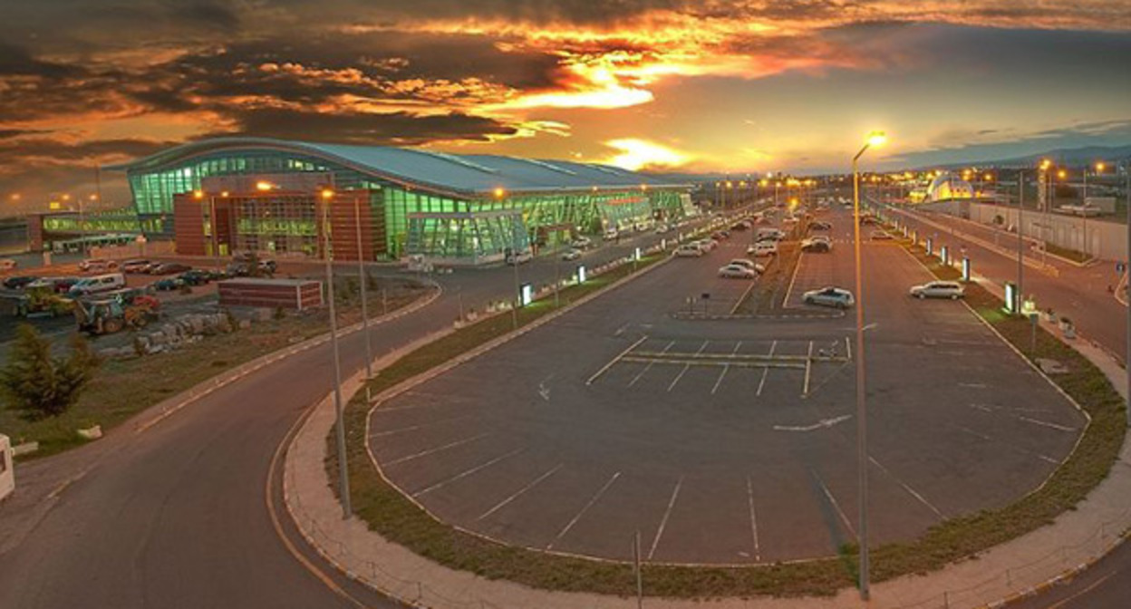 Аэропорт Тбилиси. Фото: Gmaisuradze15. https://ru.wikipedia.org/