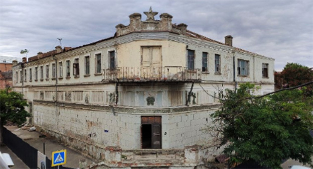 Здание филармонии в Махачкале. Фото: https://t.me/old_makhachkala/4150 Здание филармонии в Махачкале. Фото: https://t.me/old_makhachkala/4150