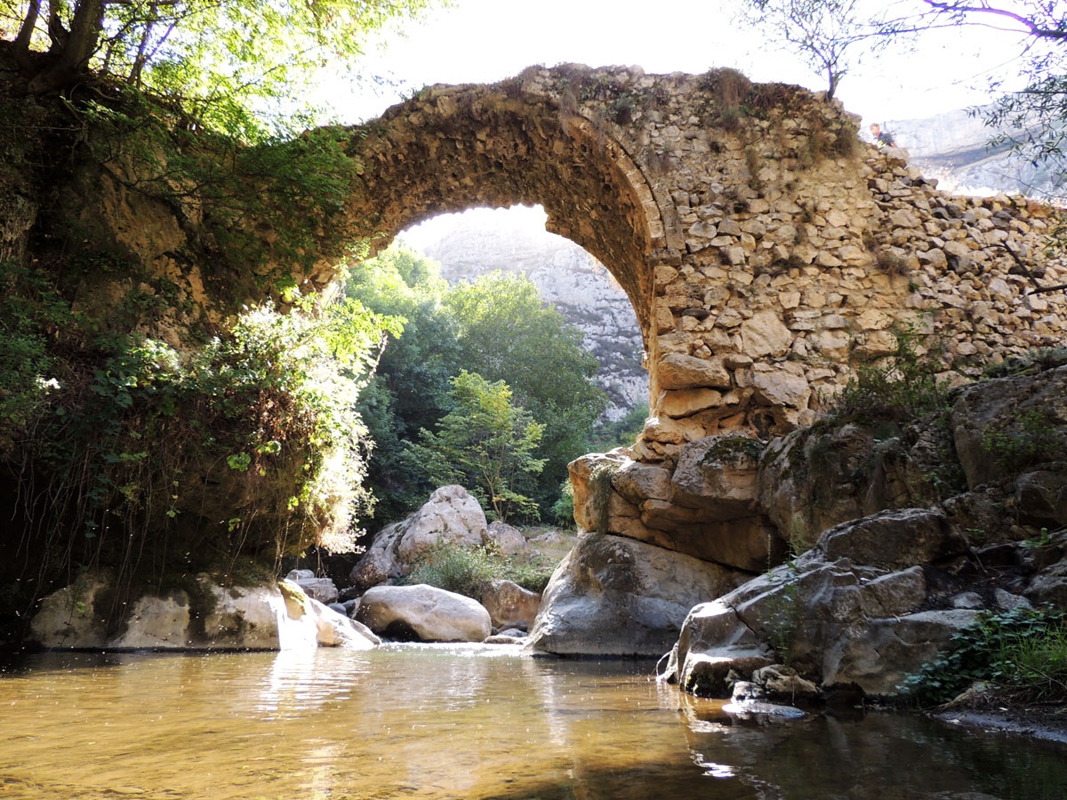 Фото моста снизу. Фото моста снизу.