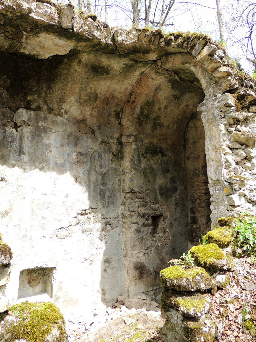 Развалины монастырского комплекса "Охты ехцы". Развалины монастырского комплекса "Охты ехцы".