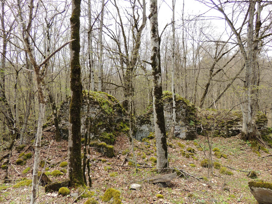 Развалины монастырского комплекса "Охты ехцы". Развалины монастырского комплекса "Охты ехцы".