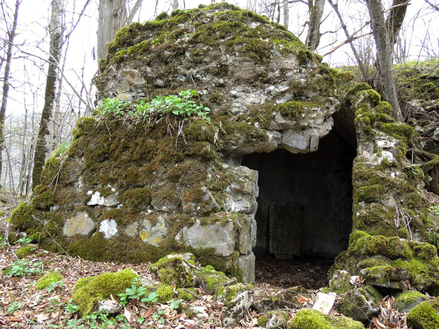 Развалины монастырского комплекса "Охты ехцы". Развалины монастырского комплекса "Охты ехцы".