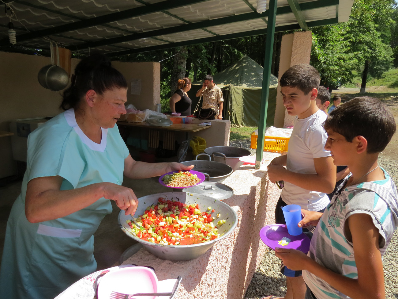 Один из лучших друзей детей - повар Лусине Чалумян. Один из лучших друзей детей - повар Лусине Чалумян.