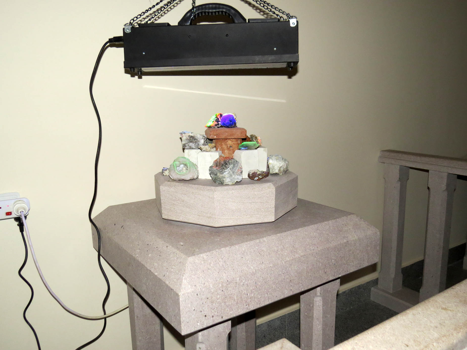 Прибор диагностики для определения минералов, в особенности для обнаружения месторождения нефти. До включения.