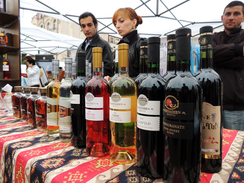 Продукция Степанакертского коньячного завода.