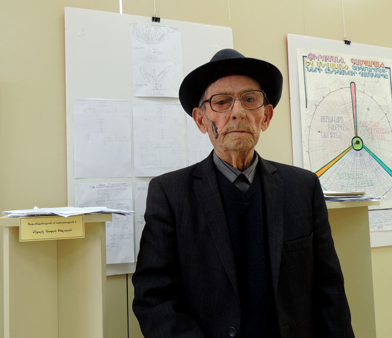 Микаэл Бегларян занял третье место. Древо рода Нанунк с.Караундж Мартунинского района. Отчисление идёт с 1715 года. Отмечено ок. 120 человек.