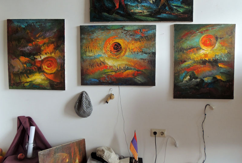 Триптих (произведение искусства, состоящее из трёх картин, барельефов и др.).