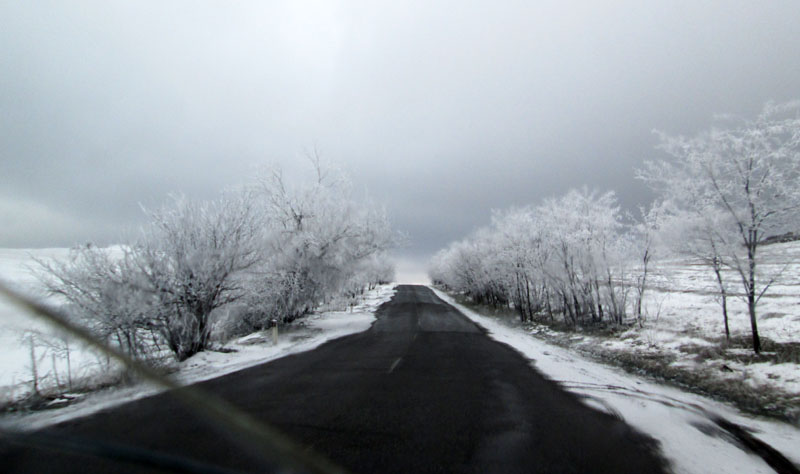 Дорога в c Карашен Горисского района Армении.
