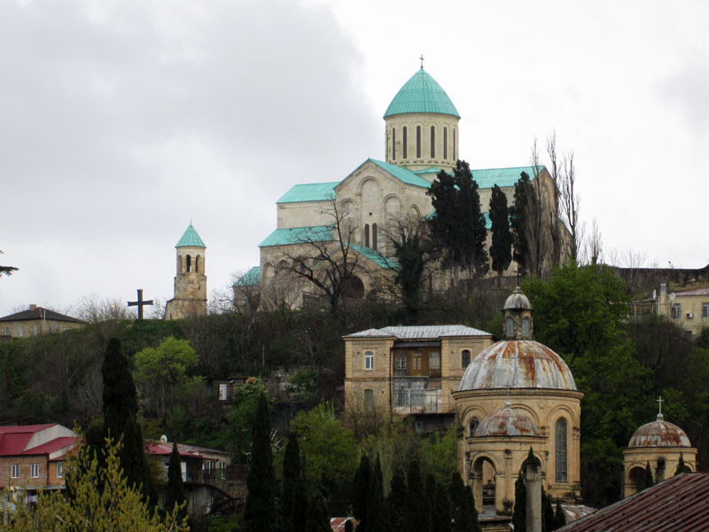 Храм Баграта. Был возведен и освящен в честь Успения Богородицы в 1003 году, в правление Баграта III, первого царя объединённой Грузии.