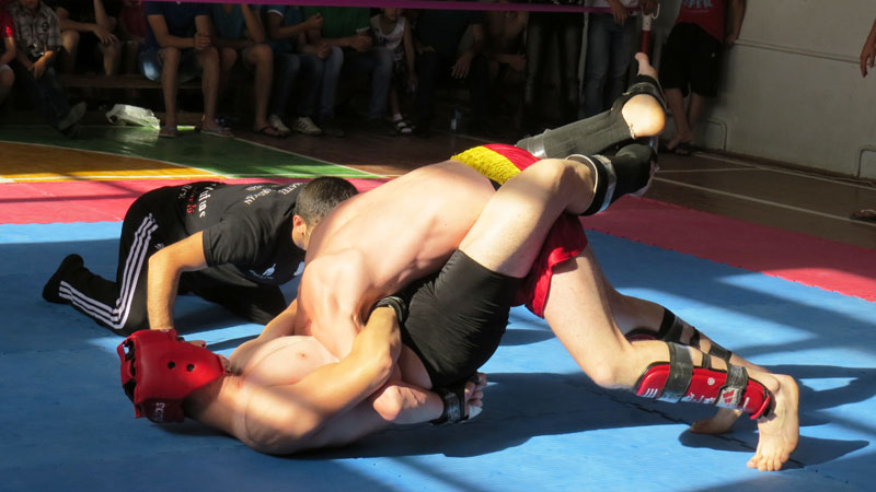 Борятся Айк Айрапетян и Давид Петросян. Вес от 70кг.300гр. до 77кг. 100 гр.