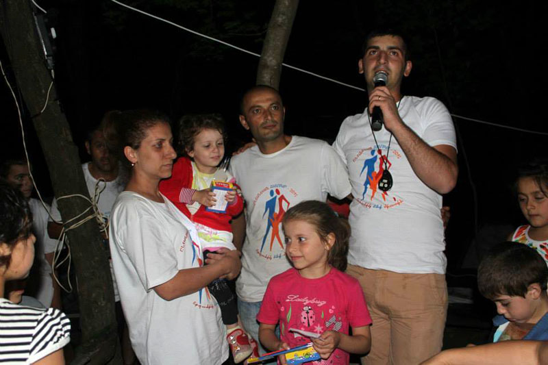 Семья Айказа Базияна из Степанакерта выиграла путёвку в Джермук. Команда Айказ.