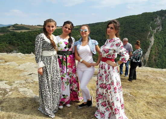 Перед началом показа. Перед началом показа.